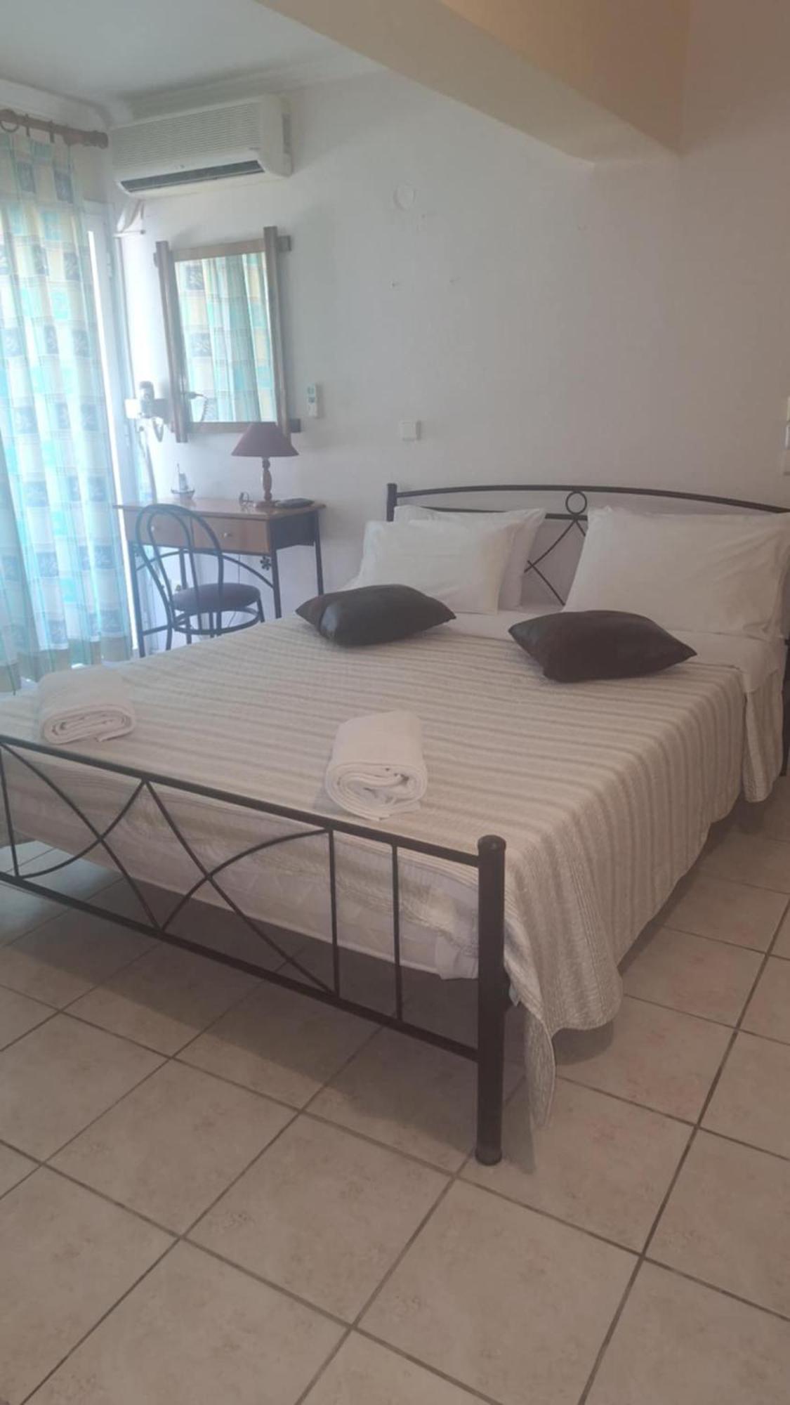 Fotini Apartments Ajíasz Fotinísz-part Szoba fotó